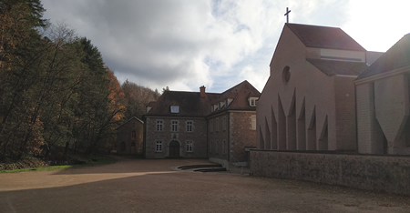 abbaye bénédictine de la Pierre qui Virel